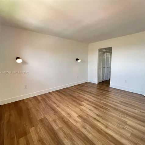 8425 NW 8th Street Miami FL 33126