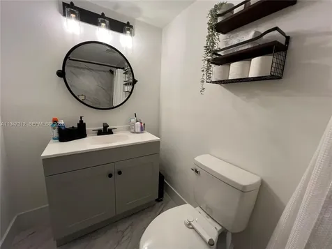 8425 NW 8th Street Miami FL 33126