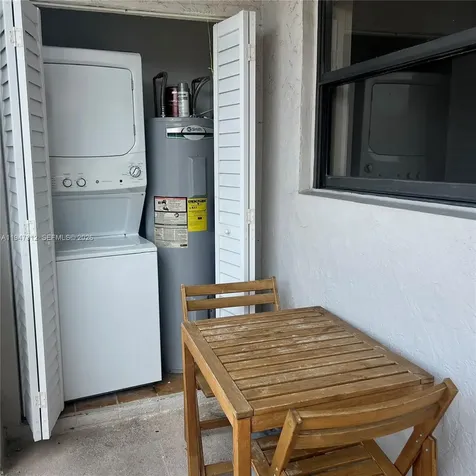 8425 NW 8th Street Miami FL 33126