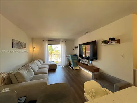 8425 NW 8th Street Miami FL 33126