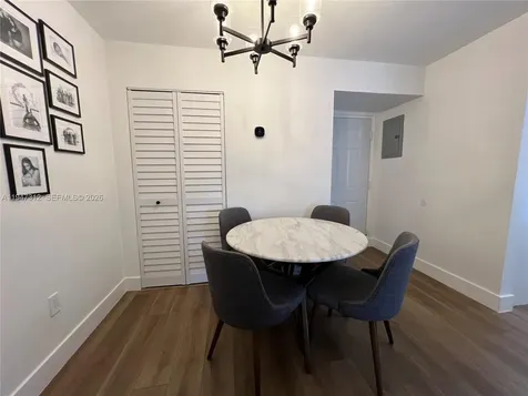 8425 NW 8th Street Miami FL 33126