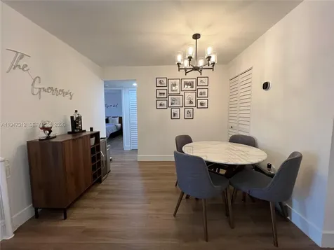 8425 NW 8th Street Miami FL 33126