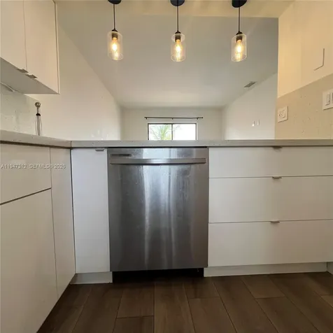 8425 NW 8th Street Miami FL 33126