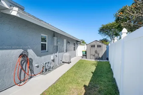 9400 NW 82nd Street Tamarac FL 33321