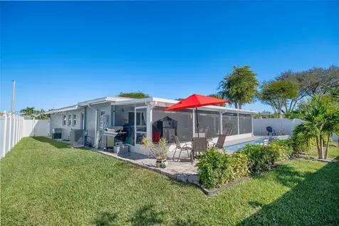 9400 NW 82nd Street Tamarac FL 33321