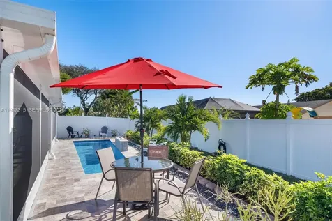 9400 NW 82nd Street Tamarac FL 33321