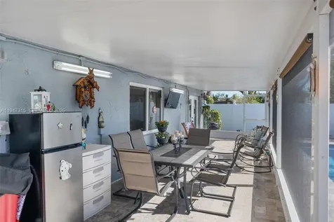9400 NW 82nd Street Tamarac FL 33321