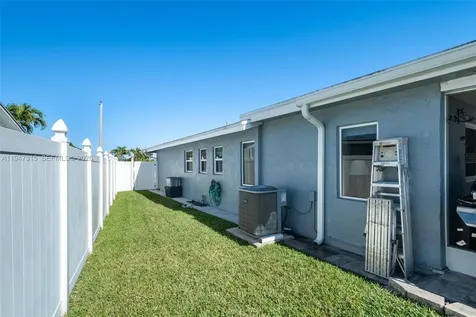 9400 NW 82nd Street Tamarac FL 33321