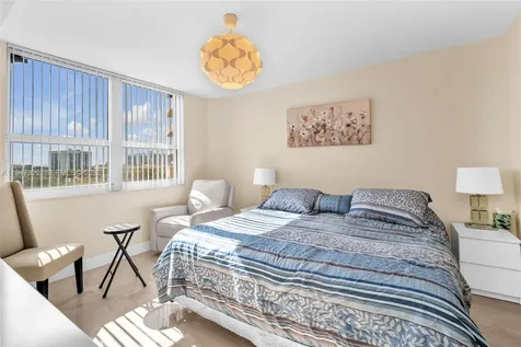 19501 W Country Club Drive Aventura FL 33180