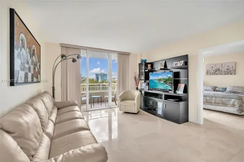 19501 W Country Club Drive Aventura FL 33180