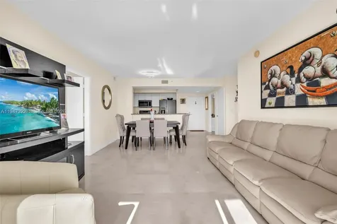 19501 W Country Club Drive Aventura FL 33180