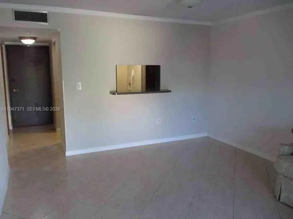 5199 NW 7th Street Miami FL 33126