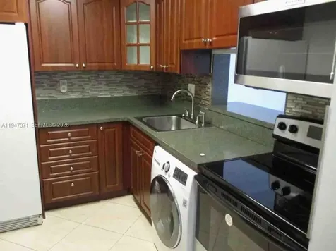 5199 NW 7th Street Miami FL 33126
