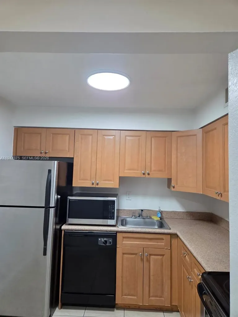 5221 Geneva Way Doral FL 33166