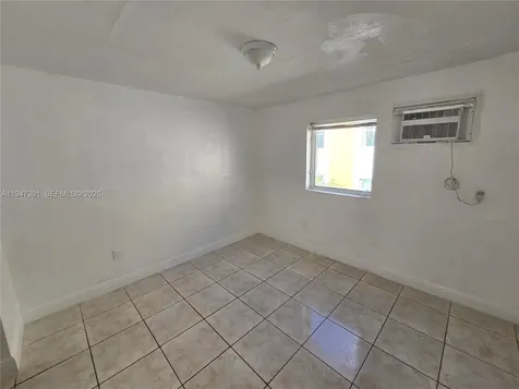 535 NW 7th Street Miami FL 33136