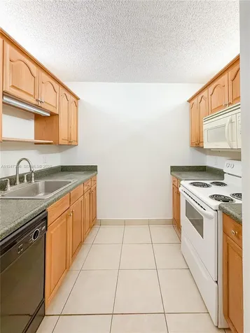 8260 SW 210th Street Cutler Bay FL 33189