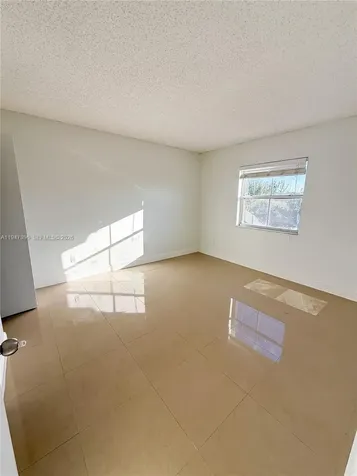 8260 SW 210th Street Cutler Bay FL 33189