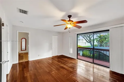 2990 Oaktree Lane Hollywood FL 33021