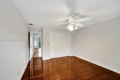 2990 Oaktree Lane Hollywood FL 33021