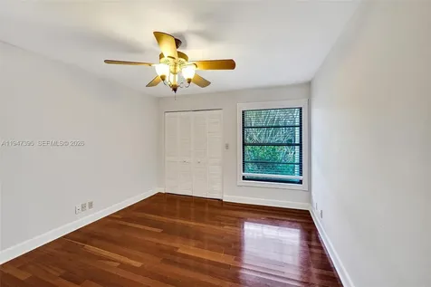2990 Oaktree Lane Hollywood FL 33021