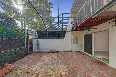 2990 Oaktree Lane Hollywood FL 33021