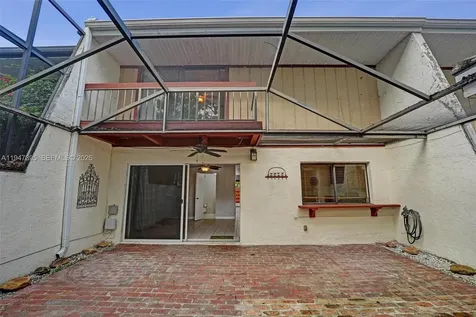 2990 Oaktree Lane Hollywood FL 33021