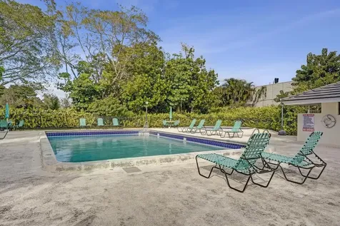 2990 Oaktree Lane Hollywood FL 33021