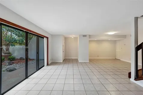 2990 Oaktree Lane Hollywood FL 33021