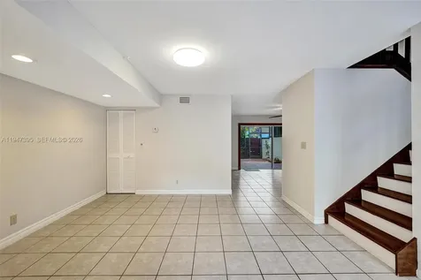 2990 Oaktree Lane Hollywood FL 33021
