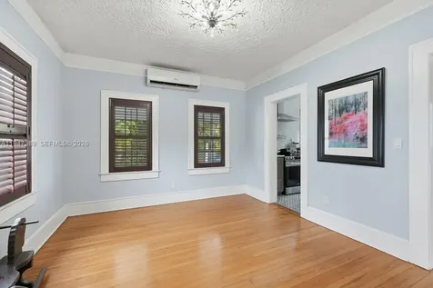 2533 SW 5th Street Miami FL 33135