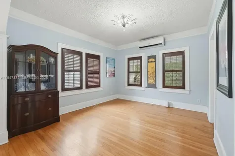2533 SW 5th Street Miami FL 33135