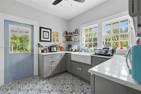 2533 SW 5th Street Miami FL 33135