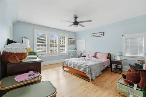 2533 SW 5th Street Miami FL 33135