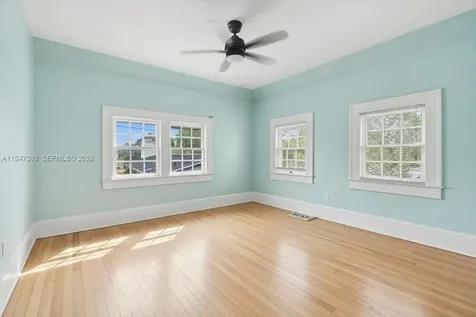2533 SW 5th Street Miami FL 33135