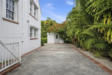 2533 SW 5th Street Miami FL 33135