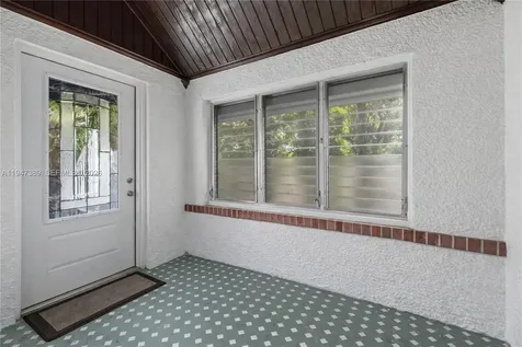2533 SW 5th Street Miami FL 33135