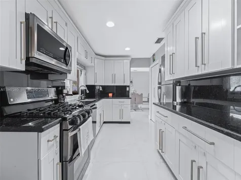 2050 NW 83rd Avenue Sunrise FL 33322