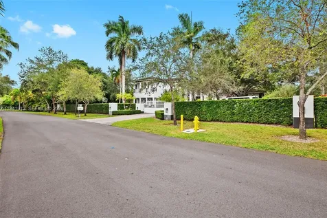 5901 Rolling Road Drive Pinecrest FL 33156