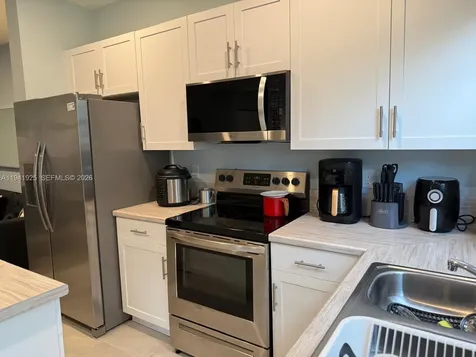 887 NE 211th Street Miami FL 33179