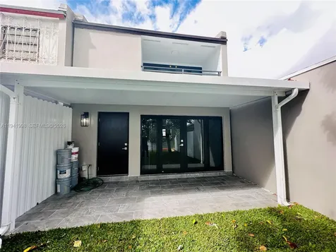 7157 W 19th Court Hialeah FL 33014