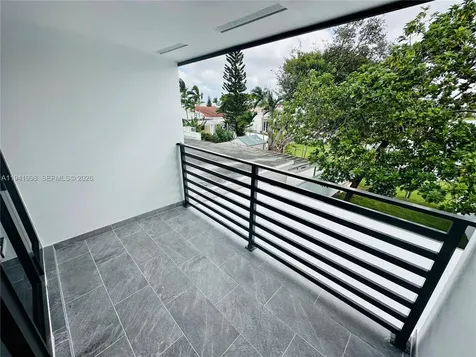 7157 W 19th Court Hialeah FL 33014