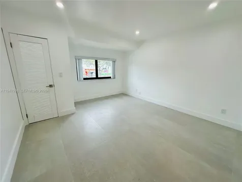 7157 W 19th Court Hialeah FL 33014