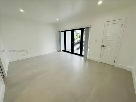 7157 W 19th Court Hialeah FL 33014