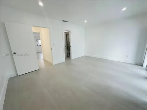 7157 W 19th Court Hialeah FL 33014