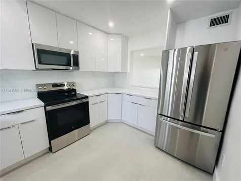 7157 W 19th Court Hialeah FL 33014