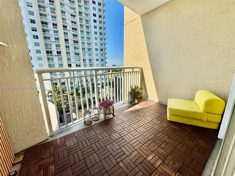 1755 E Hallandale Beach Boulevard Hallandale Beach FL 33009