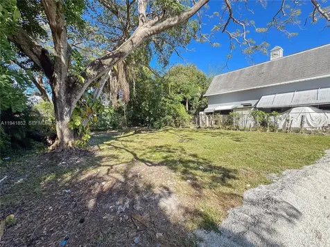 953 NE 37th Street Oakland Park FL 33334
