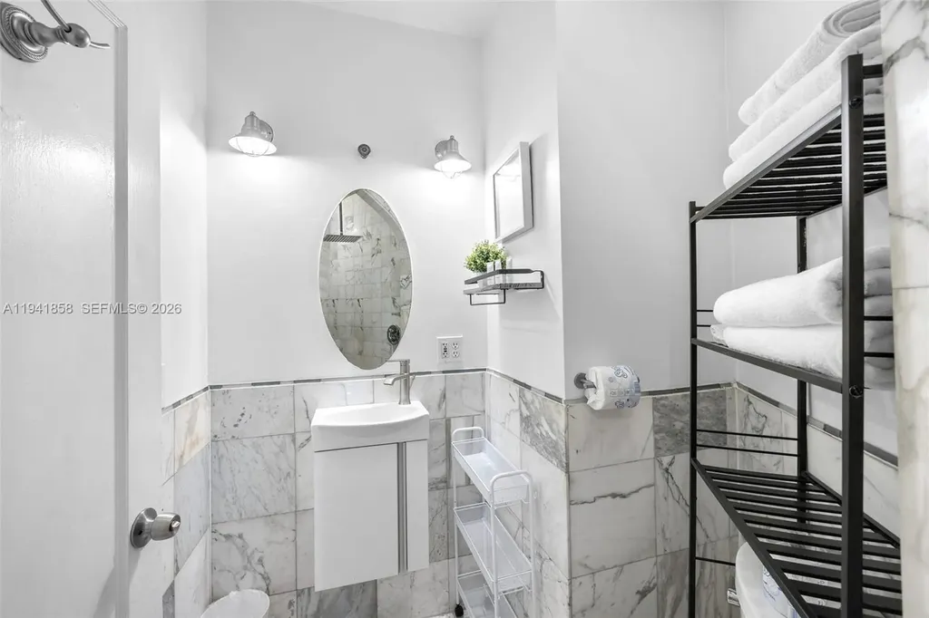 1908 N Ocean Drive Hollywood FL 33019