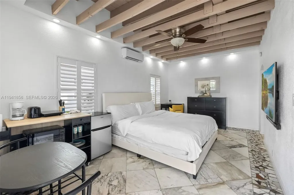 1908 N Ocean Drive Hollywood FL 33019