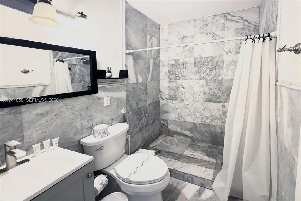 1908 N Ocean Drive Hollywood FL 33019